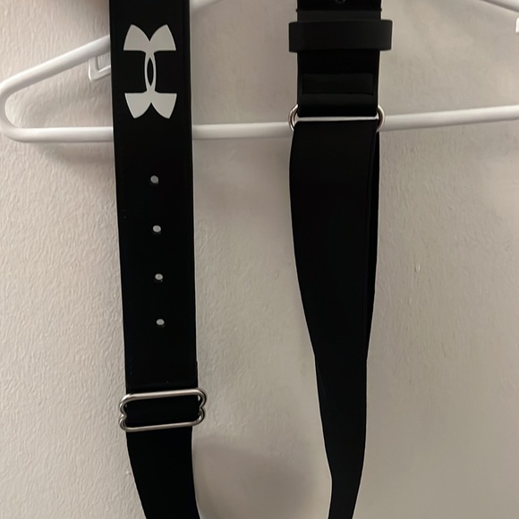 🔥🔥🔥Under Armour adjustable belt 🔥🔥🔥 - Picture 3 of 8